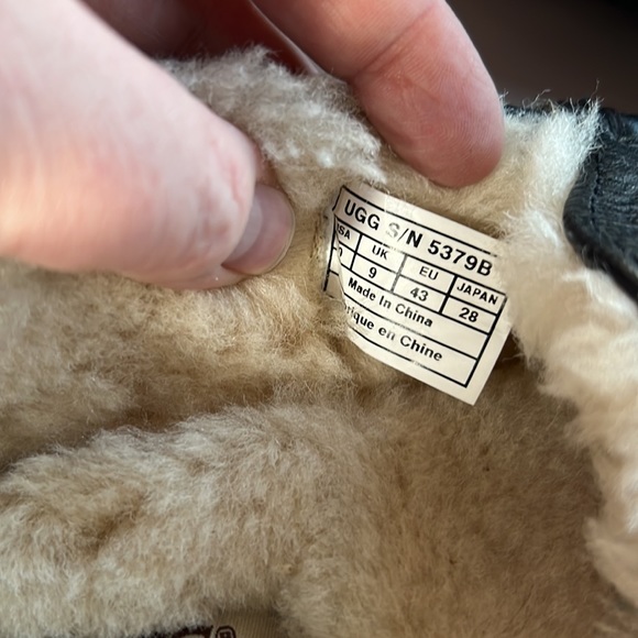 Ugg Men’s Ascot Leather Slipper WORN ONCE around house! Size 10 - Picture 12 of 15